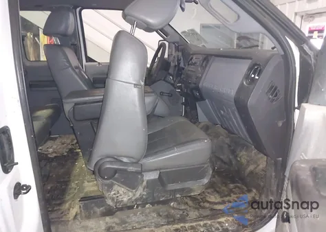 2012 Ford F-250 Xl z USA, uszkodzony, nr VIN 1FT7X2B63CEB99284